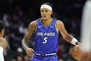 频杀伤！班凯罗半场4中2拿到10分5板7助 罚球10中6