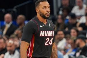 鲍威尔:想把科比的心态、韦德的技术结合成我的打球风格